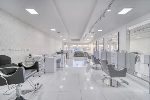 Full Service Beauty Salon on Flagler With Low Rent, Miami FL 33175