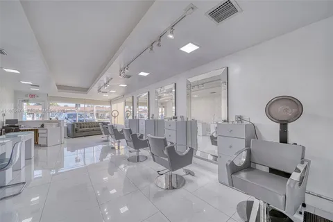 Full Service Beauty Salon on Flagler With Low Rent, Miami FL 33175