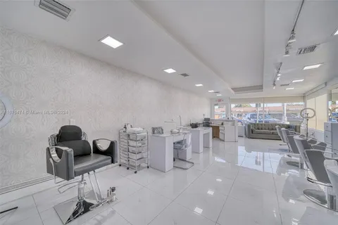 Full Service Beauty Salon on Flagler With Low Rent, Miami FL 33175