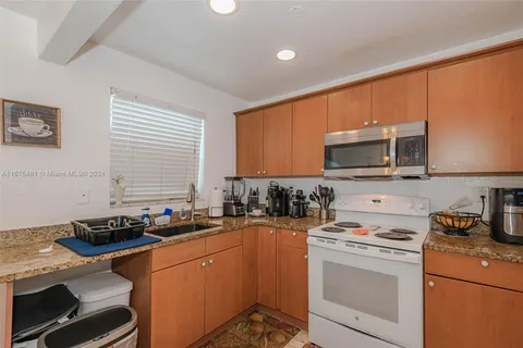 2826 Van Buren St # 2, Hollywood FL 33020