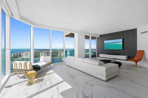 300 S Pointe Dr # 2201, Miami Beach FL 33139