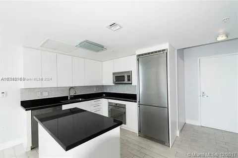 92 SW 3rd St # 3903, Miami FL 33130