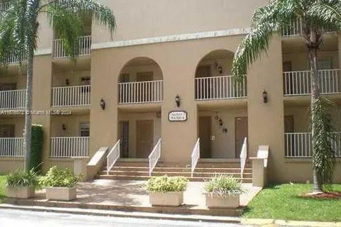 7980 N French Dr # 204, Pembroke Pines FL 33024