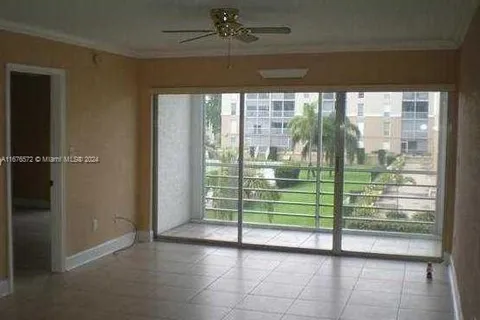 7980 N French Dr # 204, Pembroke Pines FL 33024