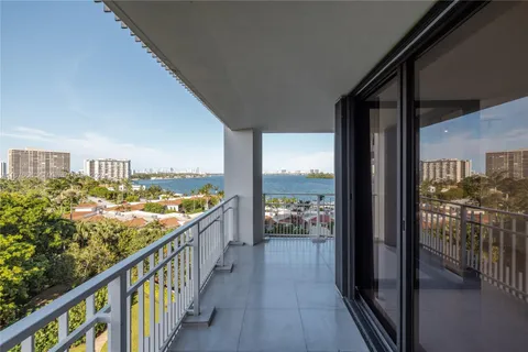 4000 Towerside Ter # 907, Miami FL 33138