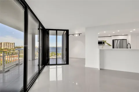 4000 Towerside Ter # 907, Miami FL 33138