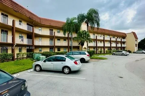 8881 Sunrise Lakes Blvd # 208, Sunrise FL 33322