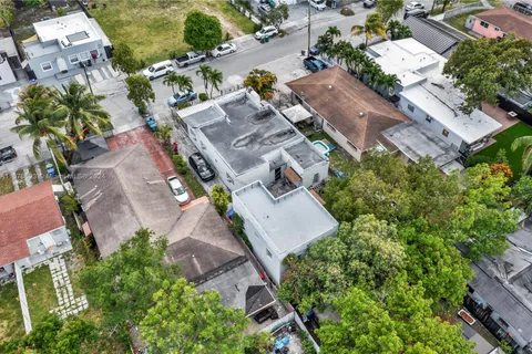 1261 NW 27th St, Miami FL 33142