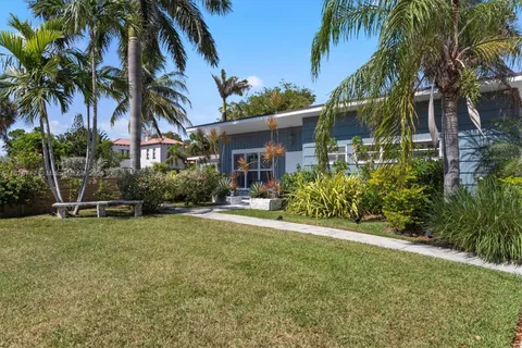 1625 S Palmway, Lake Worth FL 33460