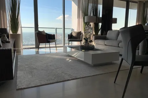 88 SW 7th St # 3806, Miami FL 33130