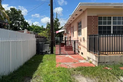 275 W 16th St # 0, Hialeah FL 33010