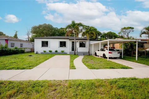 300 Seaman Ave, Opa-Locka FL 33054