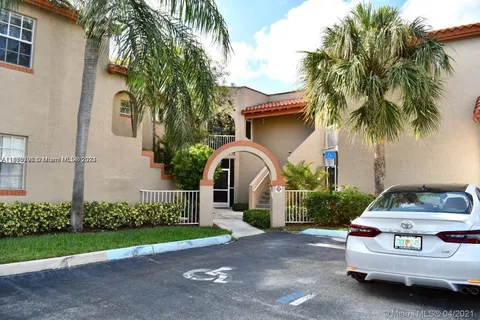 8768 SW 3rd St # 204, Pembroke Pines FL 33025