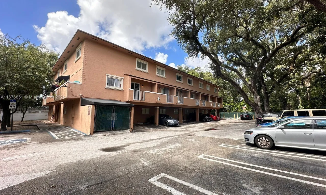 1650 NW 25th Ave # 201, Miami FL 33125