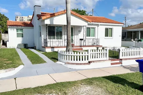 2724 SW 34th Ct, Miami FL 33133