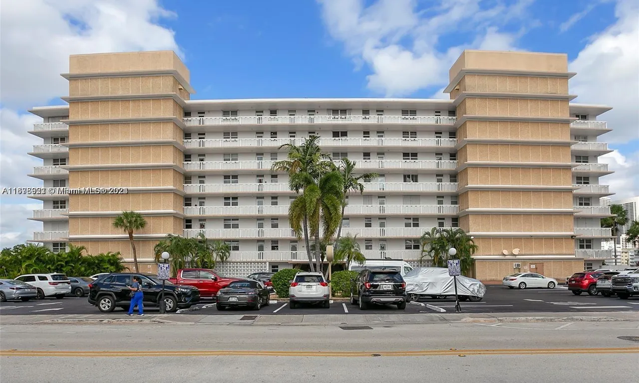 410 Golden Isles Dr # 202, Hallandale Beach FL 33009