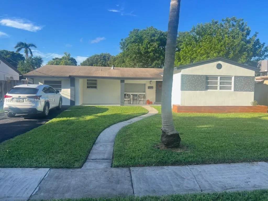 3043 Hayes Street, Hollywood FL 33021