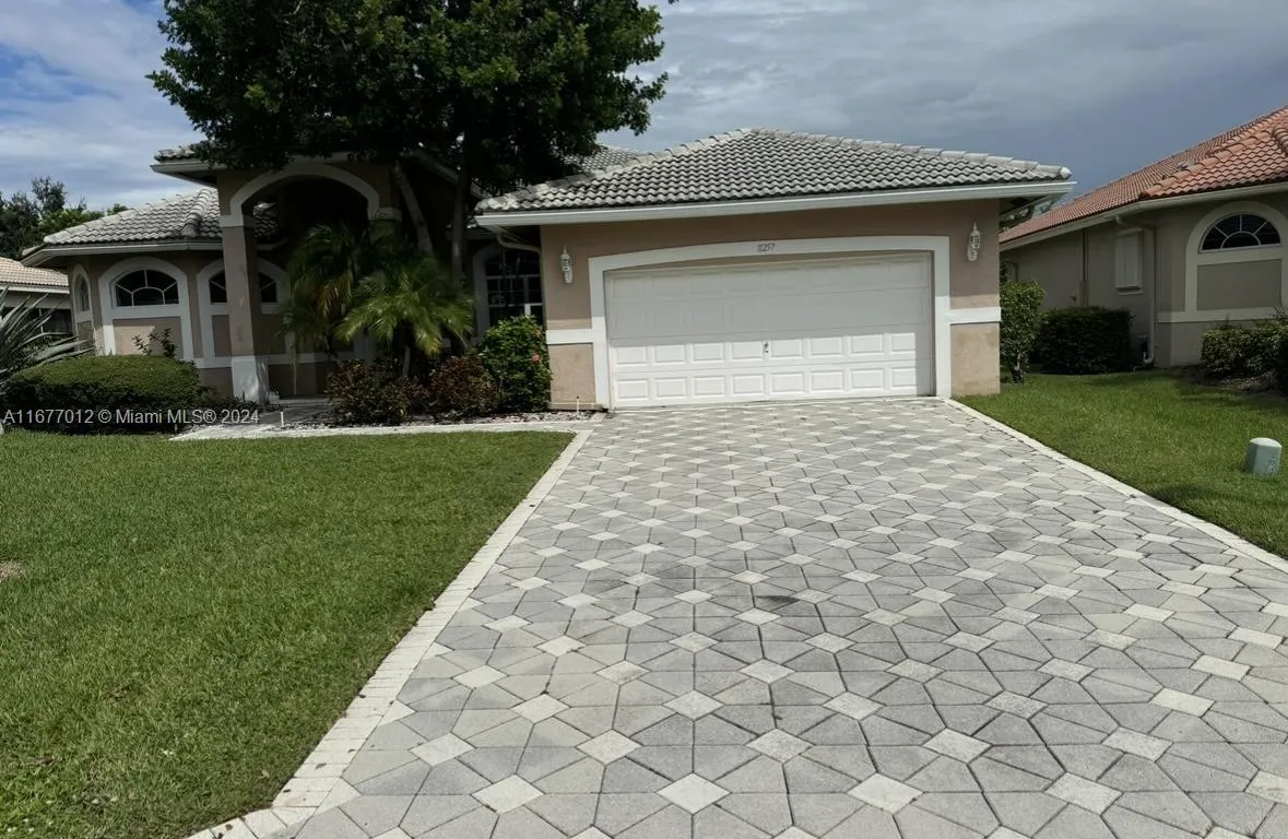 11257 NW 51st St, Coral Springs FL 33076