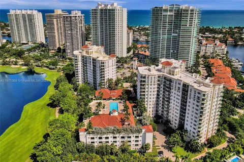 20000 E Country Club Dr # 616, Aventura FL 33180