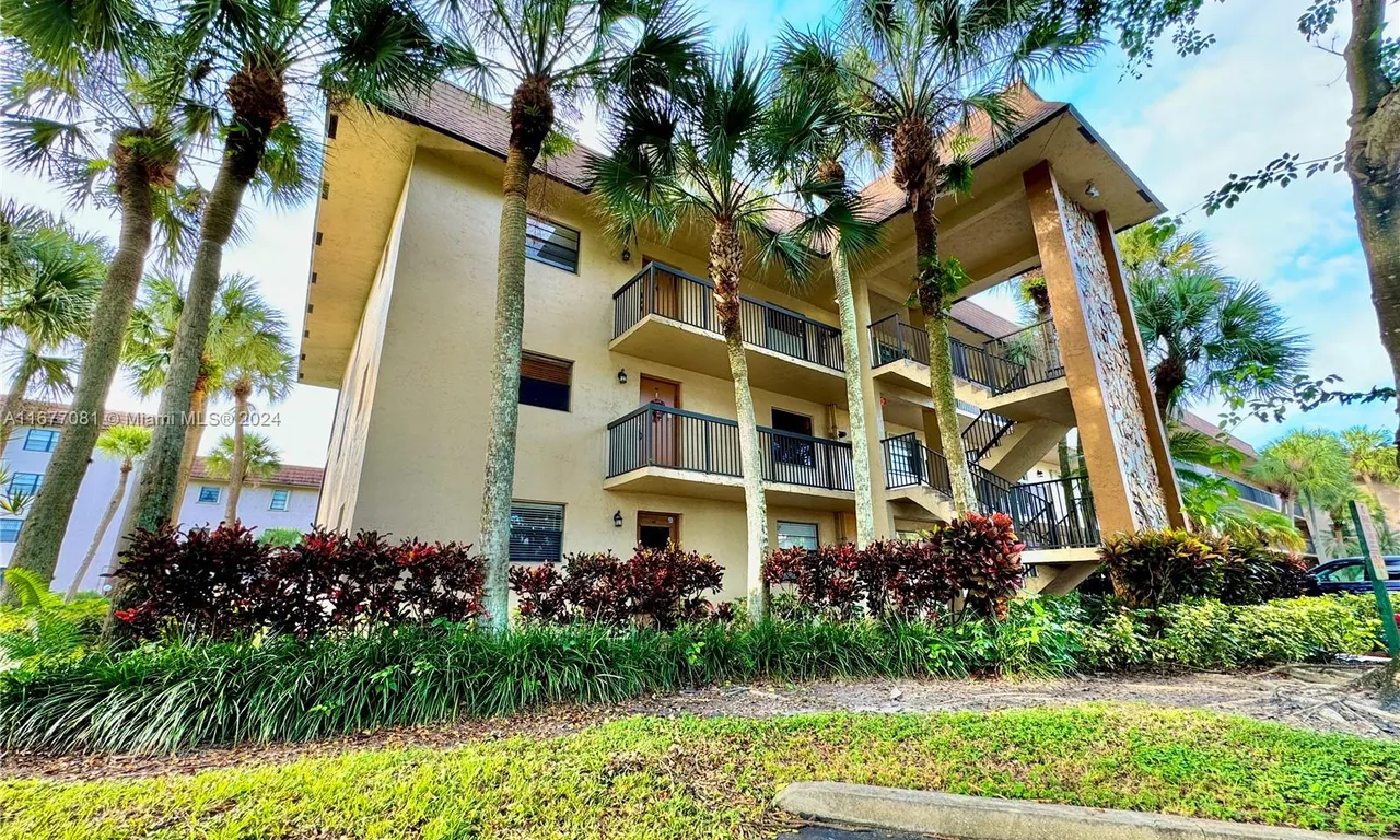 4955 E Sabal Palm Blvd # 203, Tamarac FL 33319