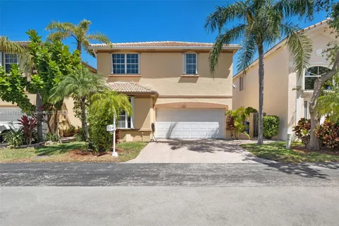 1251 Johnson Ct, Hollywood FL 33019