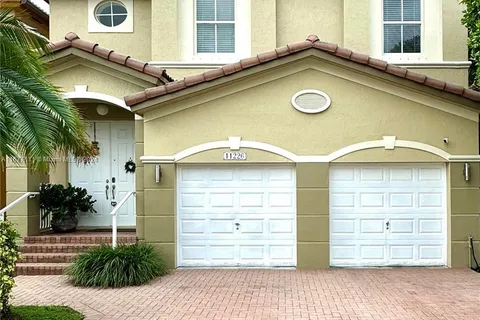 11226 NW 75th Ter, Doral FL 33178