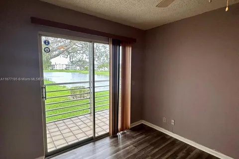 402 Fanshaw J # 402, Boca Raton FL 33434