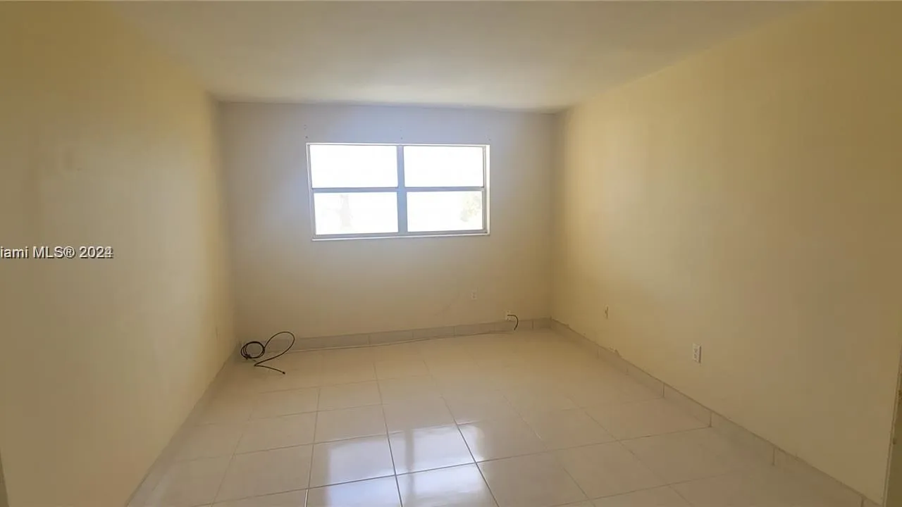 8285 Sunrise Lakes Blvd # 308, Sunrise FL 33322