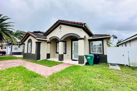 10886 SW 242nd St, Homestead FL 33032