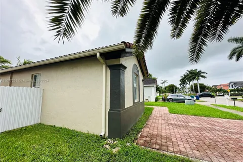 10886 SW 242nd St, Homestead FL 33032