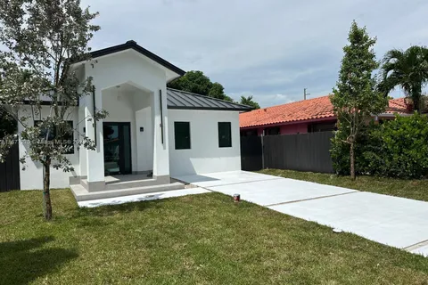 248 NW 59th Ave, Miami FL 33126