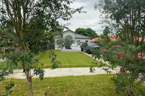 248 NW 59th Ave, Miami FL 33126