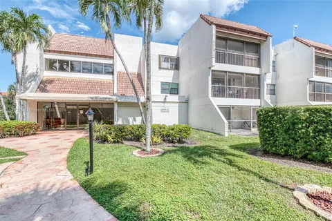 301 Racquet Club Rd # 108, Weston FL 33326