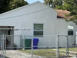 2537 SW 10th St, Miami FL 33135