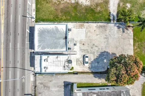 122 NW 79th St, Miami FL 33150