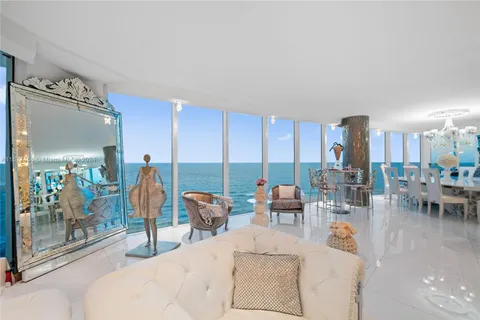 2711 S Ocean Dr # 1202, Hollywood FL 33019