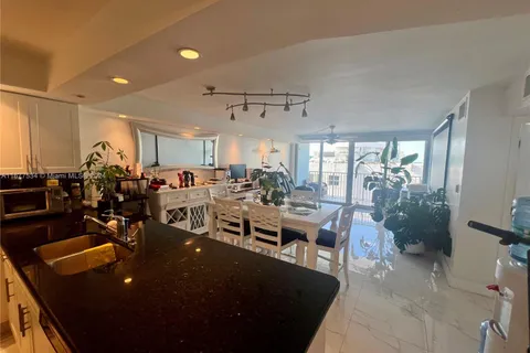 5838 Collins Ave # 14D, Miami Beach FL 33140