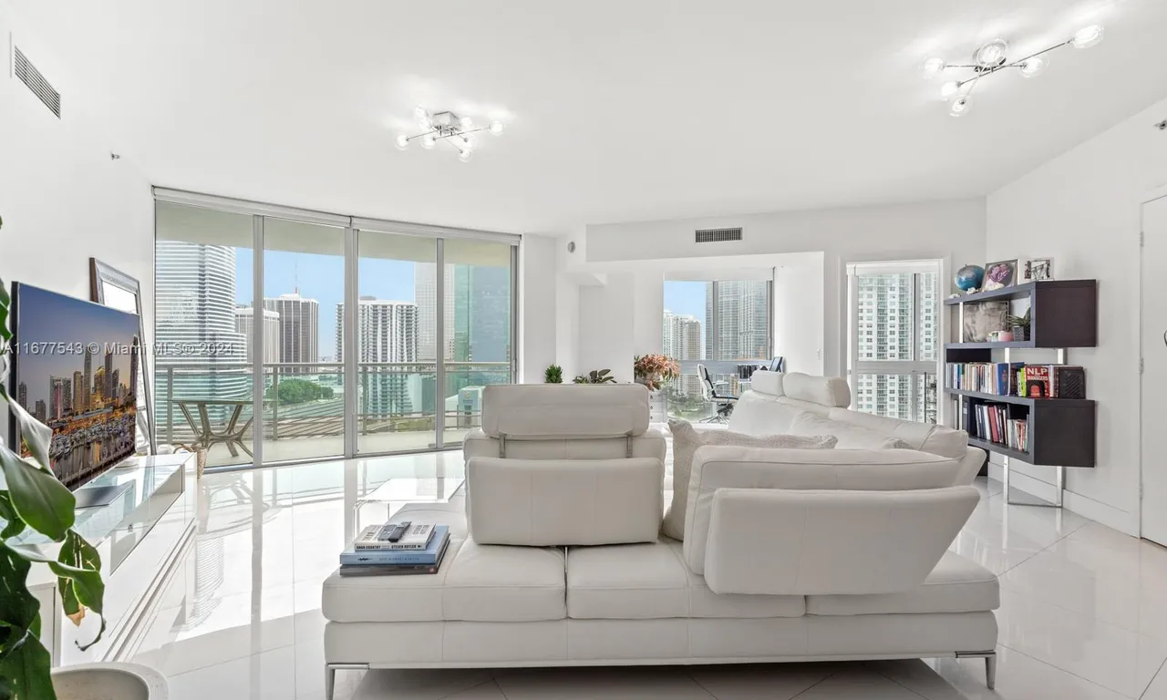 350 S Miami Ave # 2201, Miami FL 33130