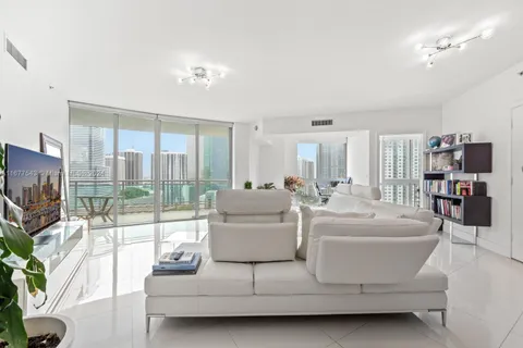 350 S Miami Ave # 2201, Miami FL 33130