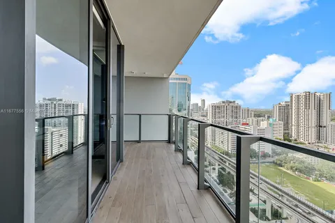 88 SW 7th St # 1710, Miami FL 33130