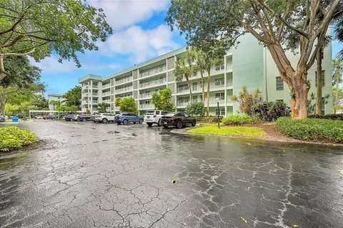 802 Cypress Grove Ln # 309, Pompano Beach FL 33069