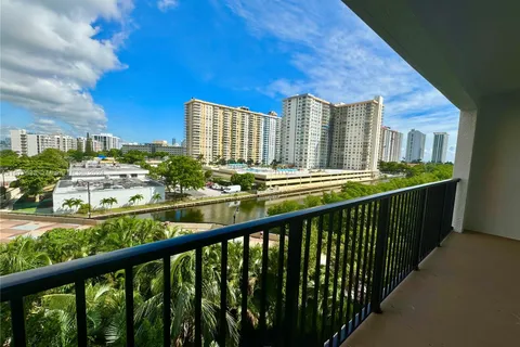 17150 N Bay Rd # 2614, Sunny Isles Beach FL 33160