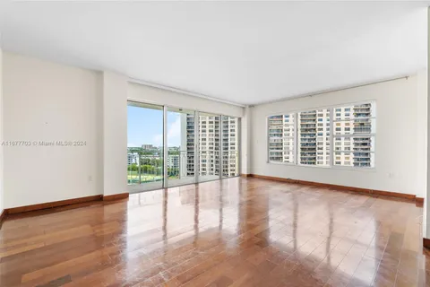 11111 Biscayne Blvd # 10H, Miami FL 33181