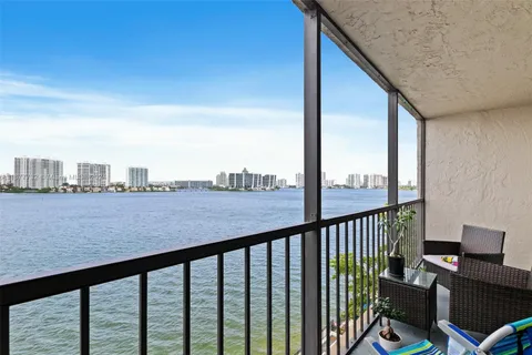 17600 N Bay Rd # N701, Sunny Isles Beach FL 33160