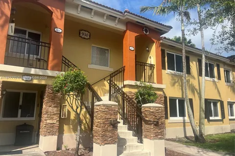 930 NE 33rd Terr # 203, Homestead FL 33033