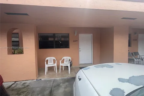 2224 W 53rd Pl # 2224, Hialeah FL 33016