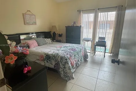 2224 W 53rd Pl # 2224, Hialeah FL 33016