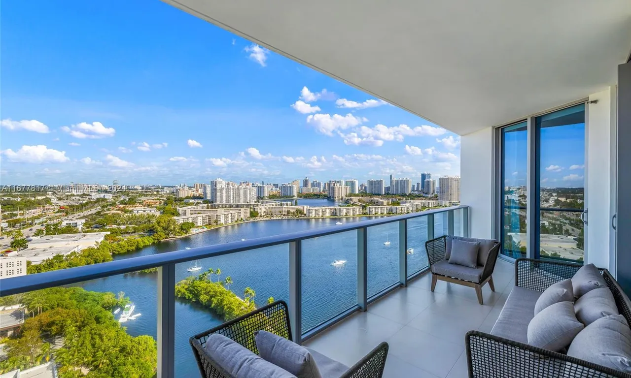 17301 Biscayne Blvd # 2106, North Miami Beach FL 33160