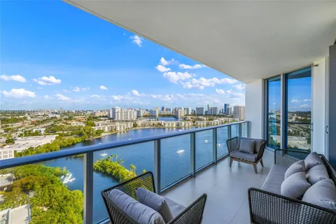 17301 Biscayne Blvd # 2106, North Miami Beach FL 33160