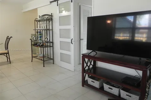 3212 NE 8th Ct # 12, Pompano Beach FL 33062